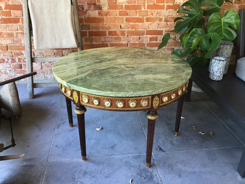 Mooie tafel met marmeren blad, Ophalen
