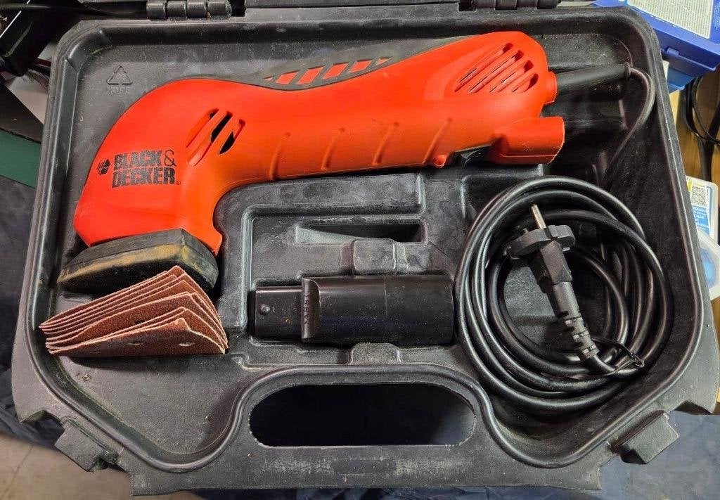 Ponceuse Black&Decker, Bricolage & Construction, Enlèvement ou Envoi, Comme neuf, Moins de 600 watts, Ponceuse orbitale