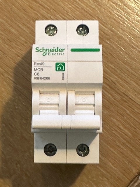 Schneider - automaat 2P - 6A - 3kA - curve C, Doe-het-zelf en Bouw, Elektriciteit en Kabels, Ophalen, Nieuw, Schneider Electric