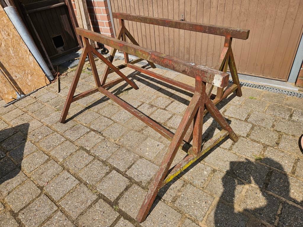 Schragen van metaal, Ophalen