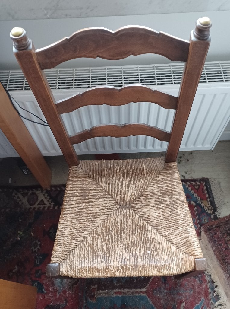 Petite chaise d'enfant en osier antique, Enfants & Bébés, Enlèvement, Utilisé, Chaise(s)