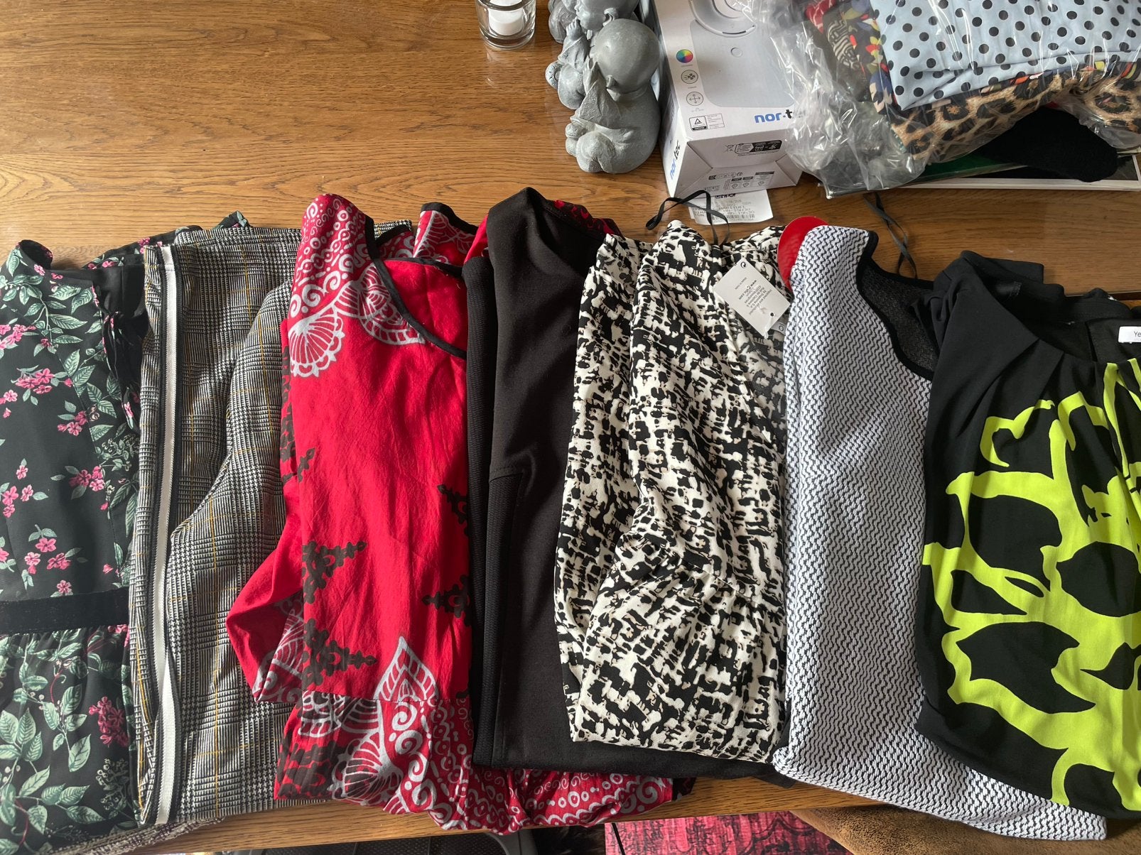 Lot de 8 robes (comme) neuves T. L à retirer sur Perwez, Vêtements | Femmes, Enlèvement, Comme neuf