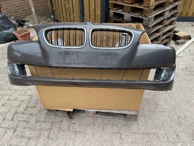 BUMPER VOOR Dakota bruin BMW 5 serie (F10) (01-2009/10-2016), Auto-onderdelen, Carrosserie, Gebruikt, Voor, Bumper, BMW