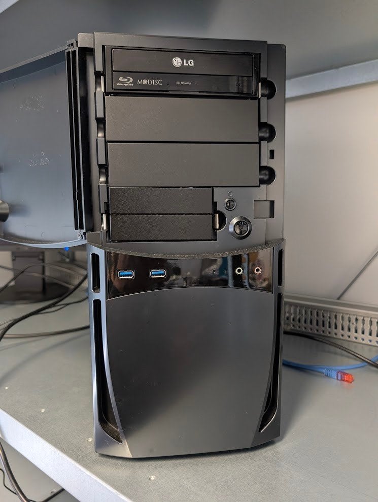 Ordinateur de bureau, Computers en Software, Desktop Pc's, Ophalen, Le pc est monté avec différentes marques, Zo goed als nieuw