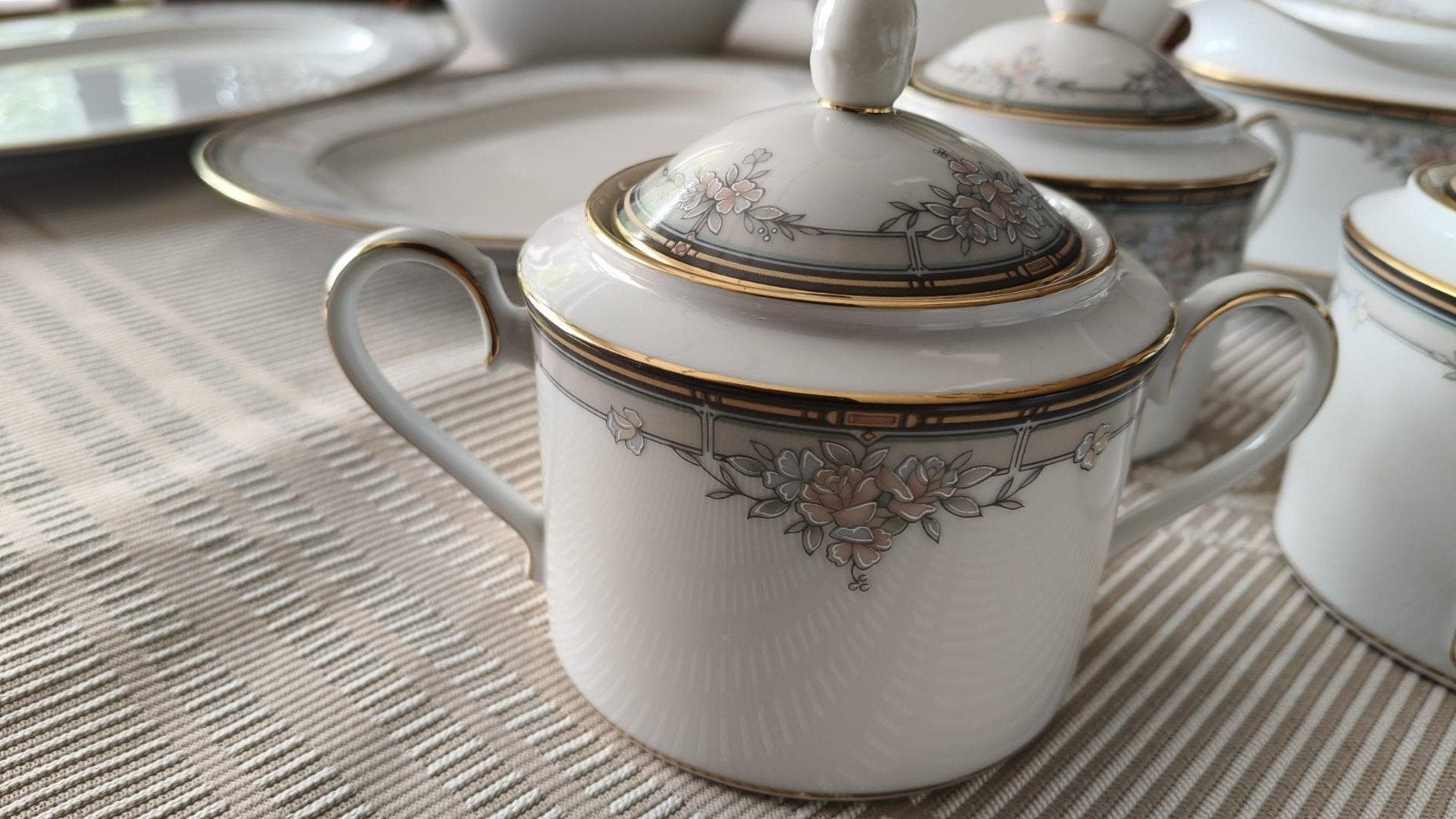 Noritake koffieservies en eetservies Blossom Mist 3787, Ophalen