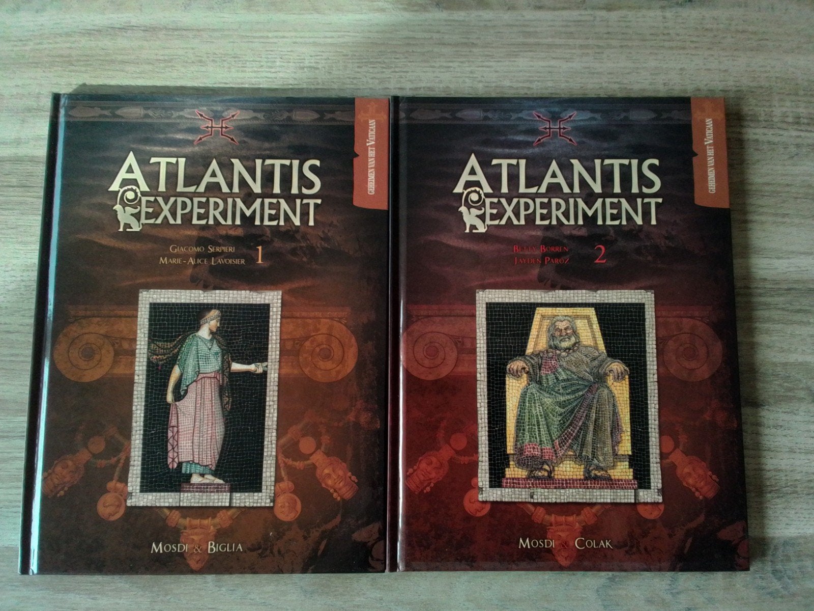 geheim van het Vaticaan: atlantis experiment compleet 2 x hc, Ophalen of Verzenden, Zo goed als nieuw