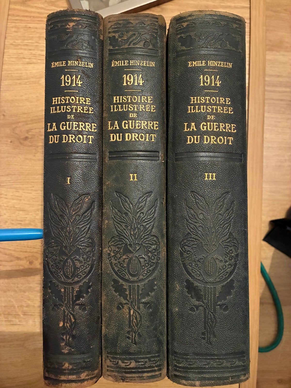 La guerre du droit, Livres, Enlèvement ou Envoi