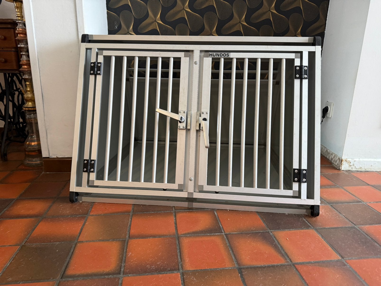 Hundos autokennel, Ophalen, Zo goed als nieuw