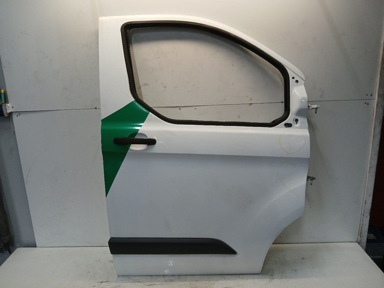 Portier rechts voor Ford Transit, Onderdelen@venauto.nl, Van der Ven Autorecycling B.V., Gebruikt, Ettenseweg 76, 4706 PB Roosendaal, The Netherlands