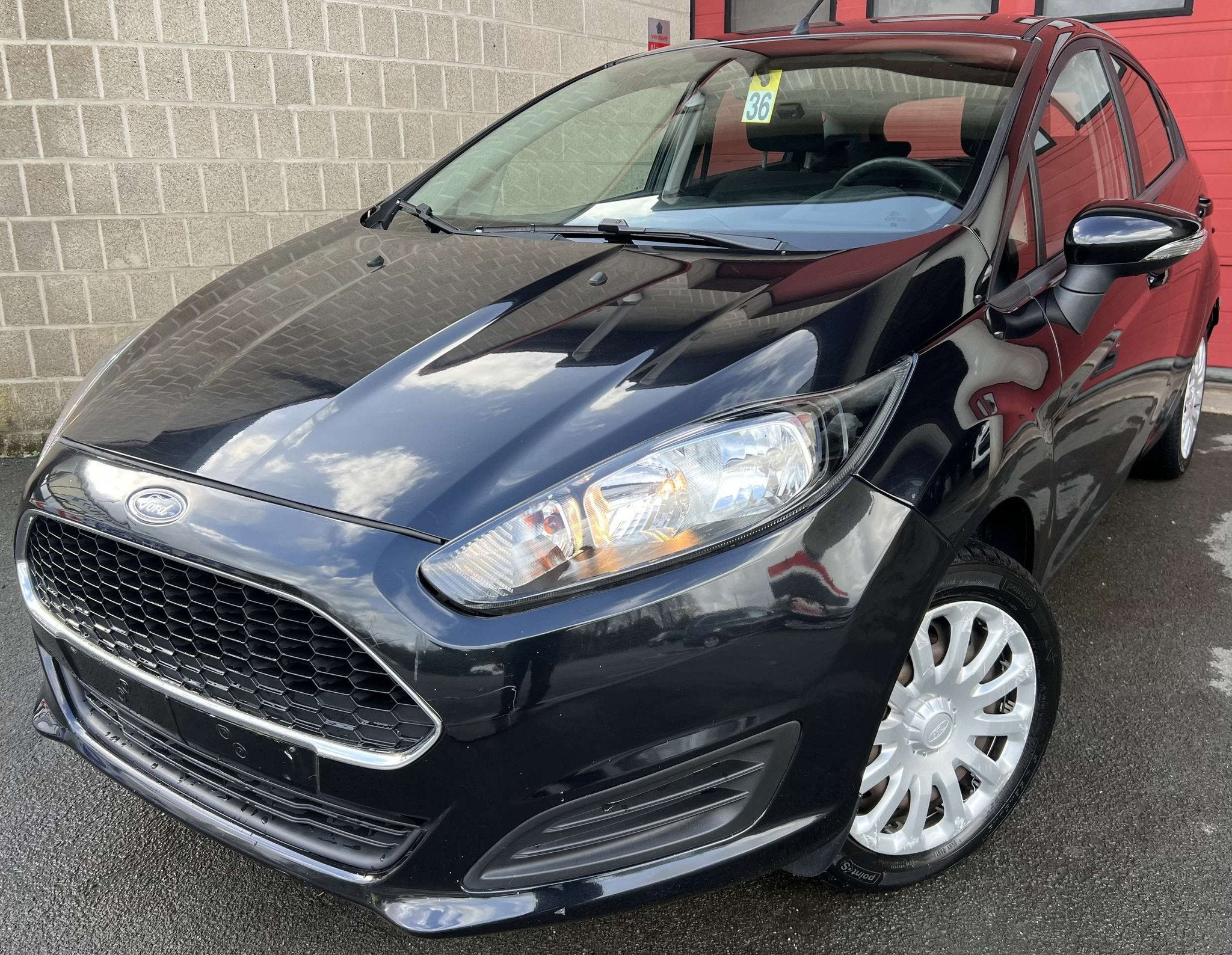 Ford Fiesta 1.0i Trend + CLIM + CAR-PASS + GARANTIE, Auto's, Ford, Gebruikt, Zwart, Bedrijf, 5 deurs
