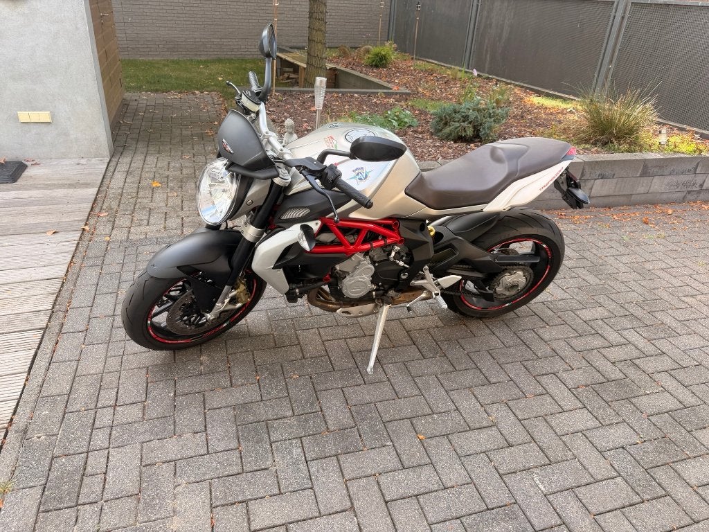 MV Agusta brutale 800 2013, Motoren, Motorrijbewijs A, Gebruikt, 3 cilinders, Particulier