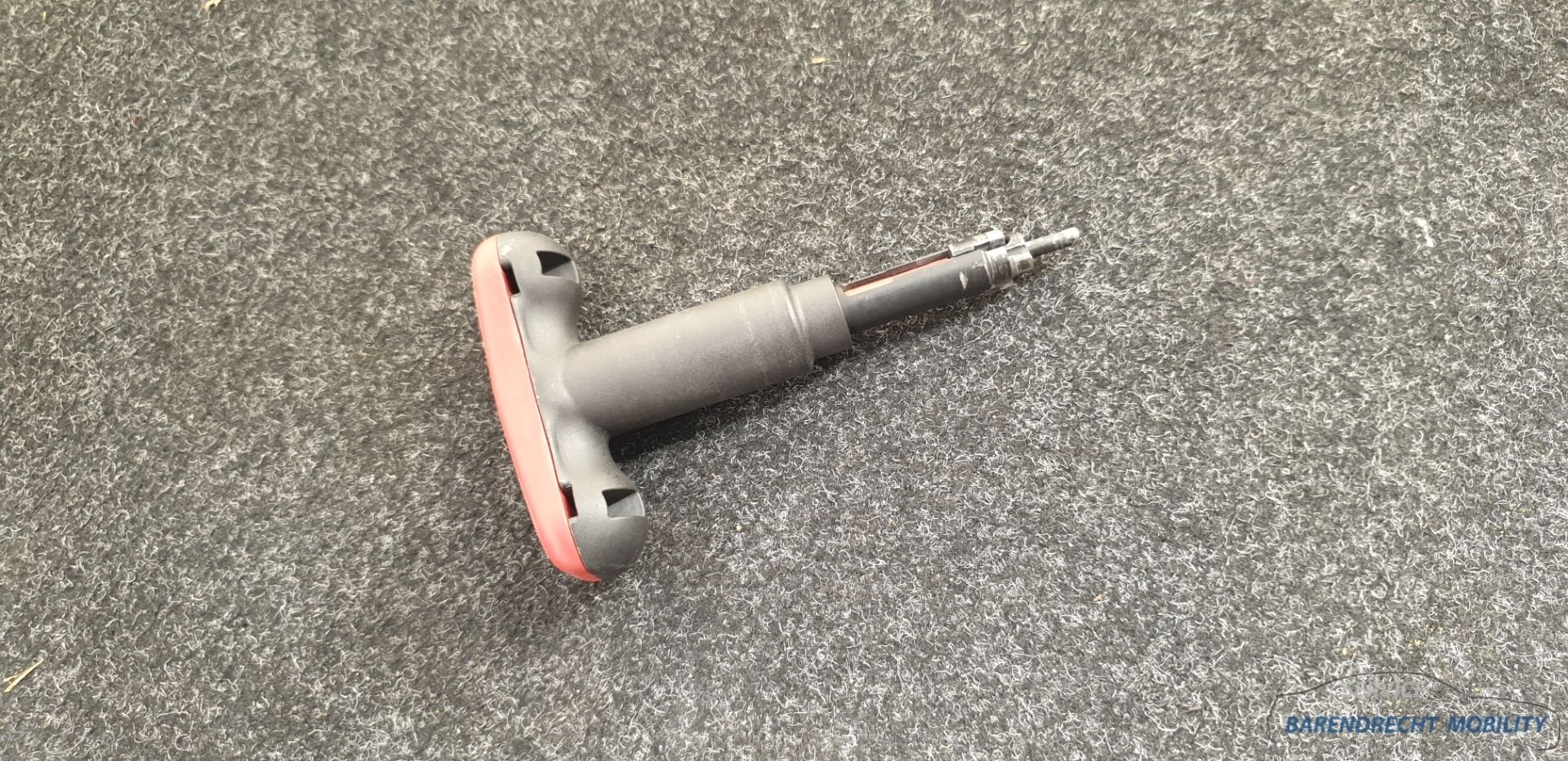 Cl de verrouillage d'urgence pour toit d capotable Audi A4 C, Autos : Pièces & Accessoires, AUDI AG, Auto-Union-Strasse 1
85045  Ingolstadt, DE