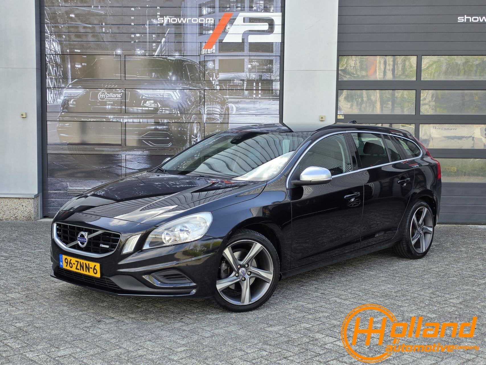 Volvo V60 1.6 T3 R-Design, Auto's, Gebruikt, 110 kW, 4 cilinders, 5 deurs