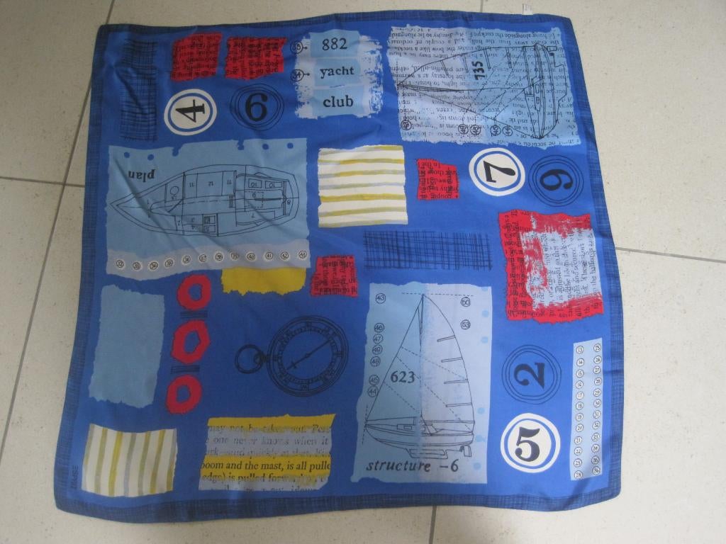 magnifique foulard en soie bateaux, Vêtements | Femmes, Bonnets, Écharpes & Gants, Enlèvement ou Envoi, Comme neuf, Écharpe