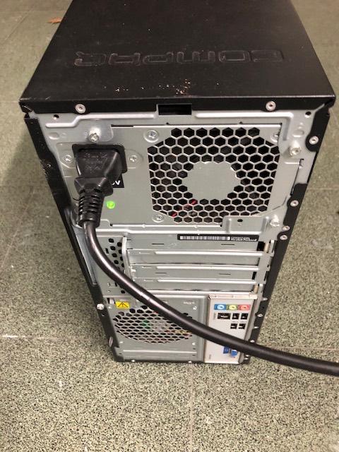 Computer Compaq Model CQ5340BE met scherm em toetsenbord., Enlèvement, Utilisé