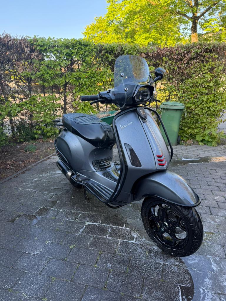 Vespa sprint 80cc b klasse (begrenzer, akrapovic), Ophalen, Zo goed als nieuw