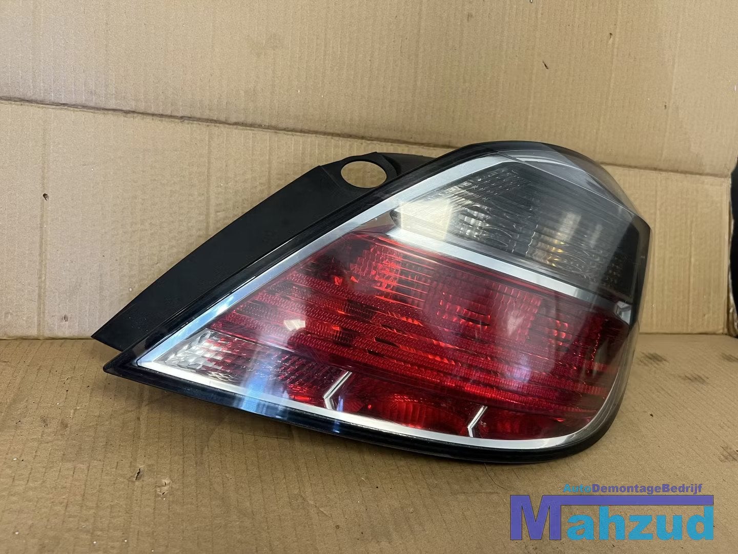 OPEL ASTRA H Rechts zwart sport achterlicht, Opel Automobile GmbH, Opel, Bahnhofsplatz 1
65423  Russelsheim am Main, DE, Kontakt@opel-infoservice.de