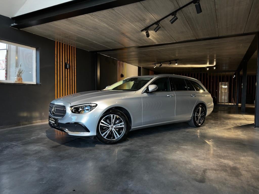 Mercedes-Benz E 220 | Camera | Cruise | Stoelverw. | Ambient, Auto's, Automaat, Achterwielaandrijving, 143 kW, 4 cilinders