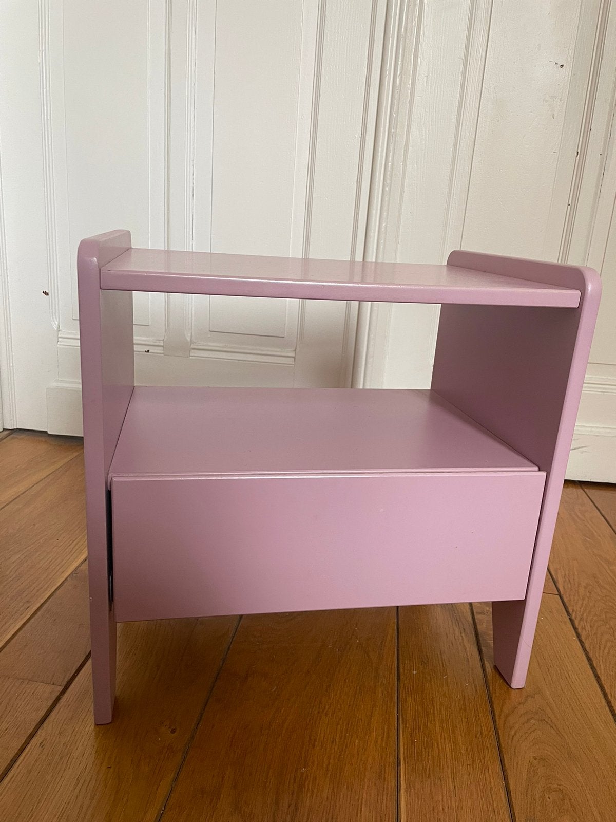 Table de chevet, Enfants & Bébés, Chambre d'enfant | Tables & Chaises, Enlèvement, Comme neuf