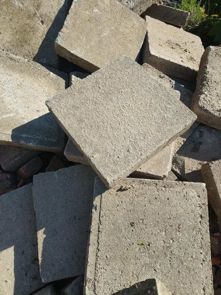 Gratis betondal  betontegels meer dan 500 stuks, Tuin en Terras, Ophalen, Beton