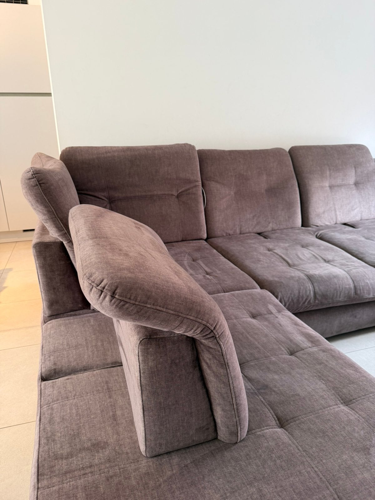 Luxe grote hoekbank in taupe velours stof, Huis en Inrichting, Ophalen, Gebruikt, Stof