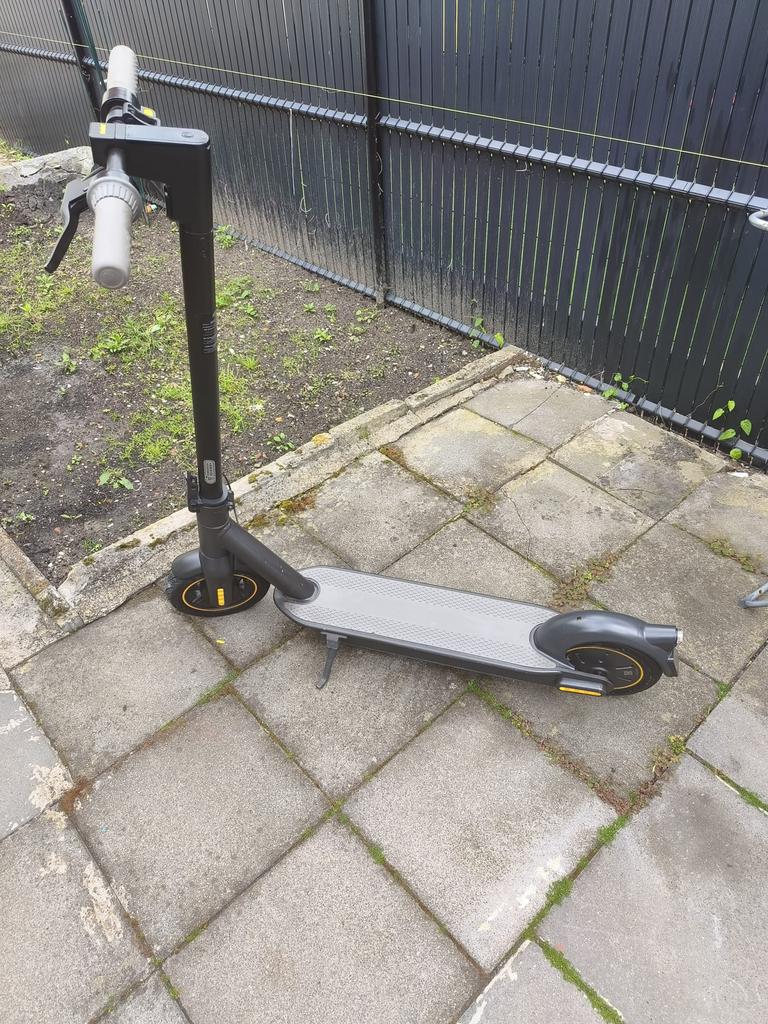 Ninebot g30 max, Ophalen, Zo goed als nieuw, Elektrische step (E-scooter)