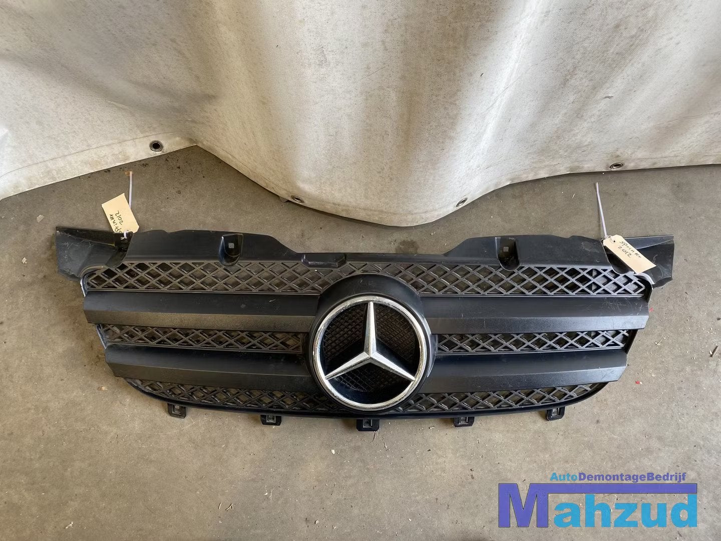 MERCEDES SPRINTER B906 Grille 2006-2017, Auto-onderdelen, Gebruikt, Mercedes-Benz AG, Mercedes-Benz, Mercedesstrasse 120
70372  Stuttgart, DE
