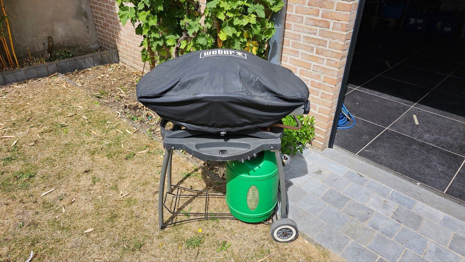 barbecue weber gaz vendu avec bouteille de gaz pleine