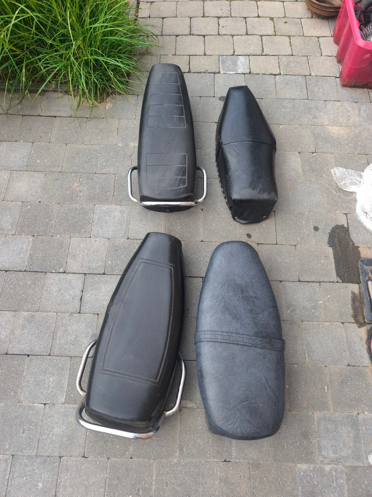 Lot 4 selles vespa