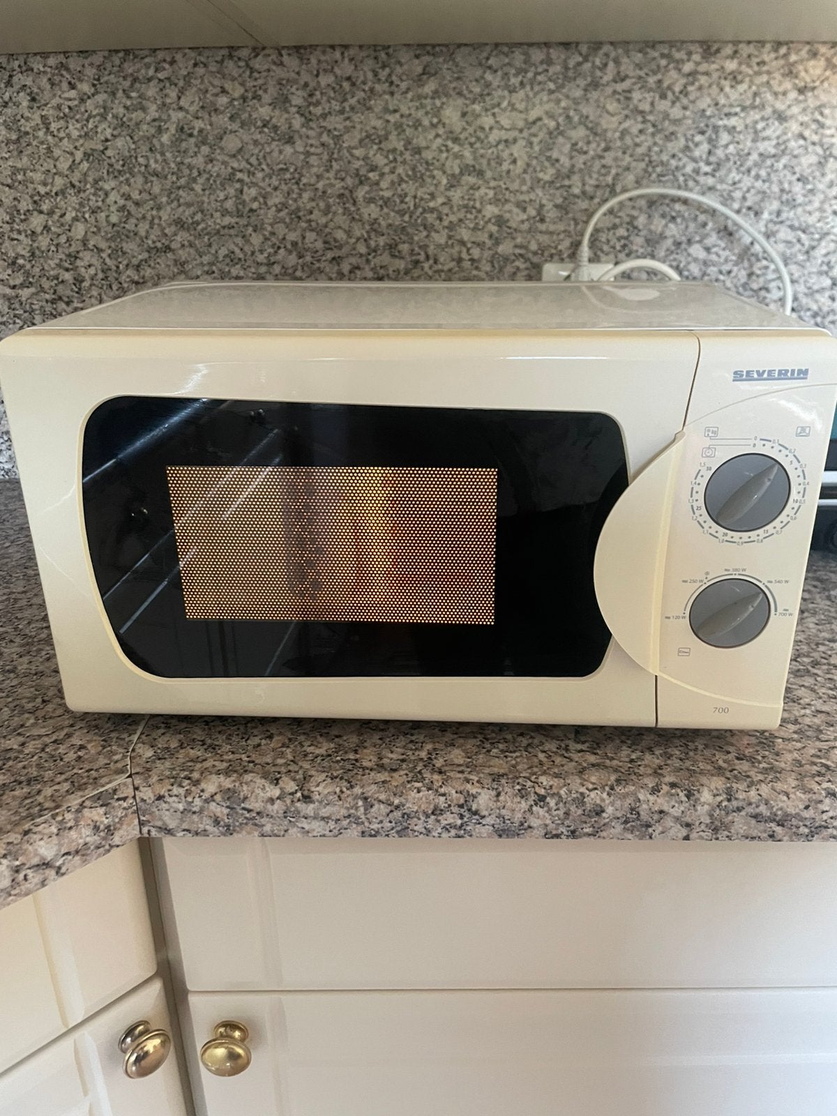 Magnetron 700w in goede staat, Enlèvement, Utilisé