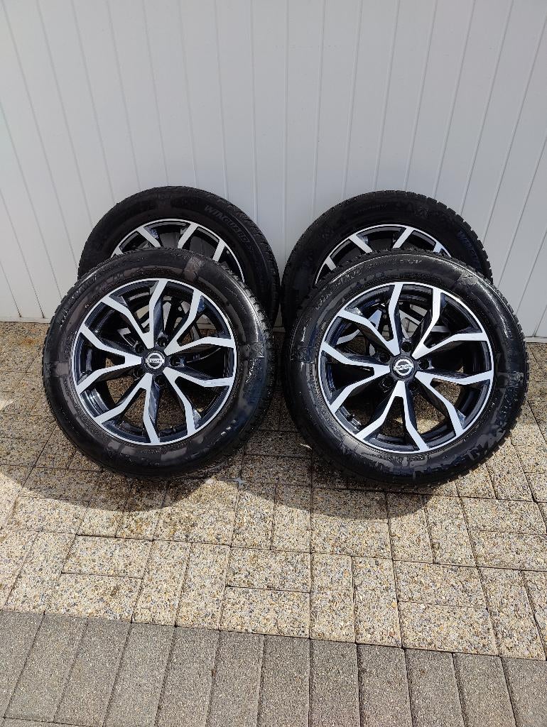 Winterbanden Nissan quasqai, Auto-onderdelen, Ophalen, 17 inch, Winterbanden, Banden en Velgen