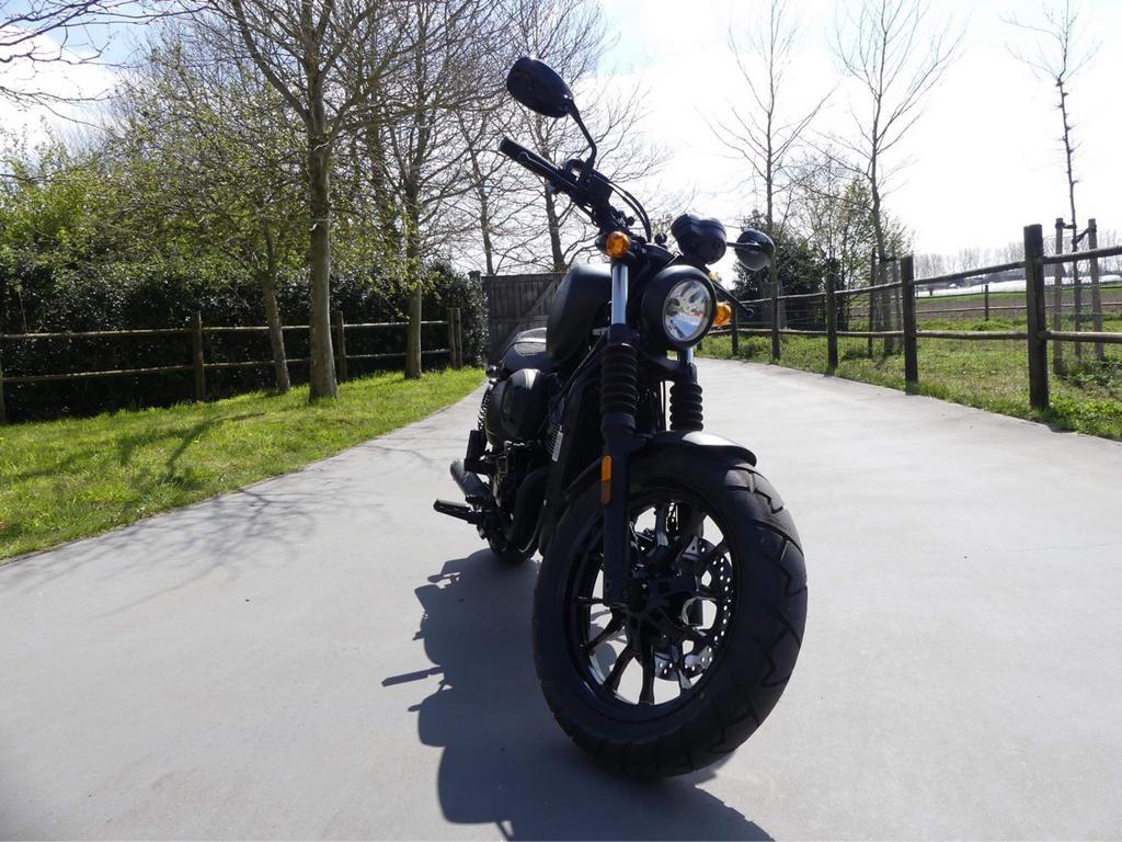 Hyosung gv125s bobber, Ophalen, Zo goed als nieuw