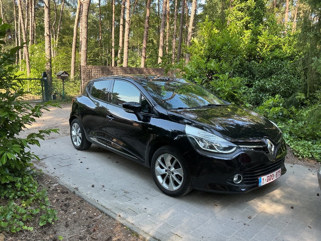 Renault clio 0.o te koop, Auto's, Voorwielaandrijving, Stof, Zwart, 5 deurs