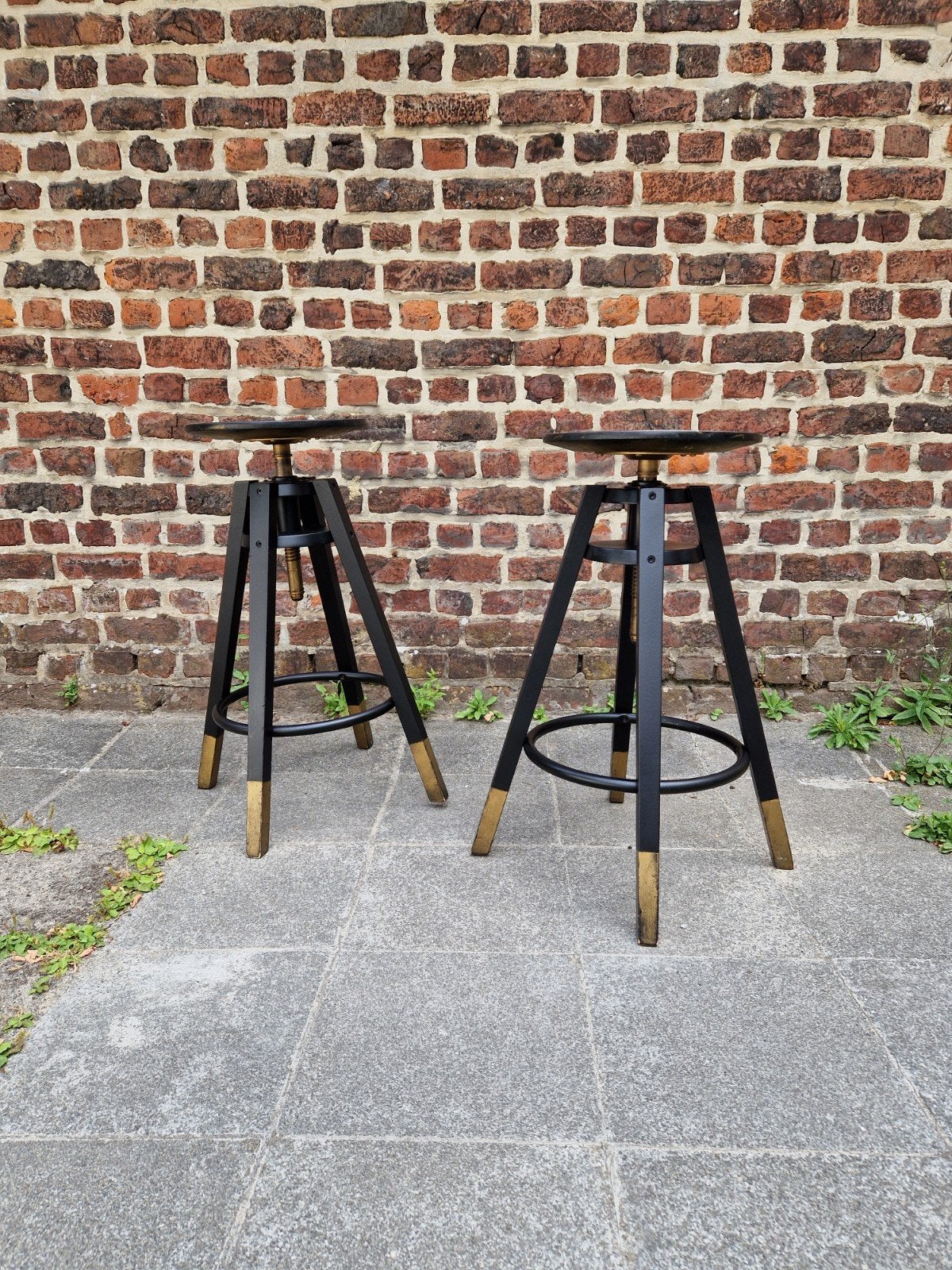 2 tabourets noir et doré hauteur réglable, Enlèvement, Réglable en hauteur, Utilisé, Bois