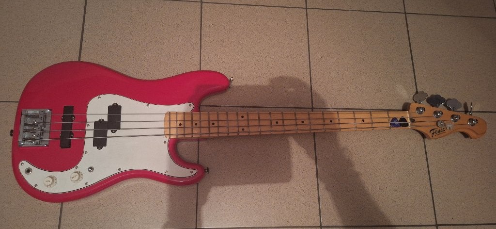 Fenix by Young Chang (guitare basse) de 1991, Enlèvement, Utilisé, Électrique