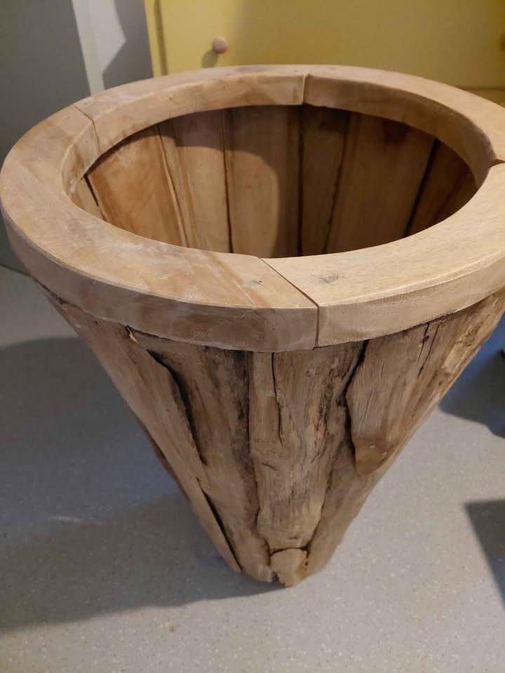 un grand cache pot en teck, Enlèvement, Neuf, Autres matériaux, Intérieur