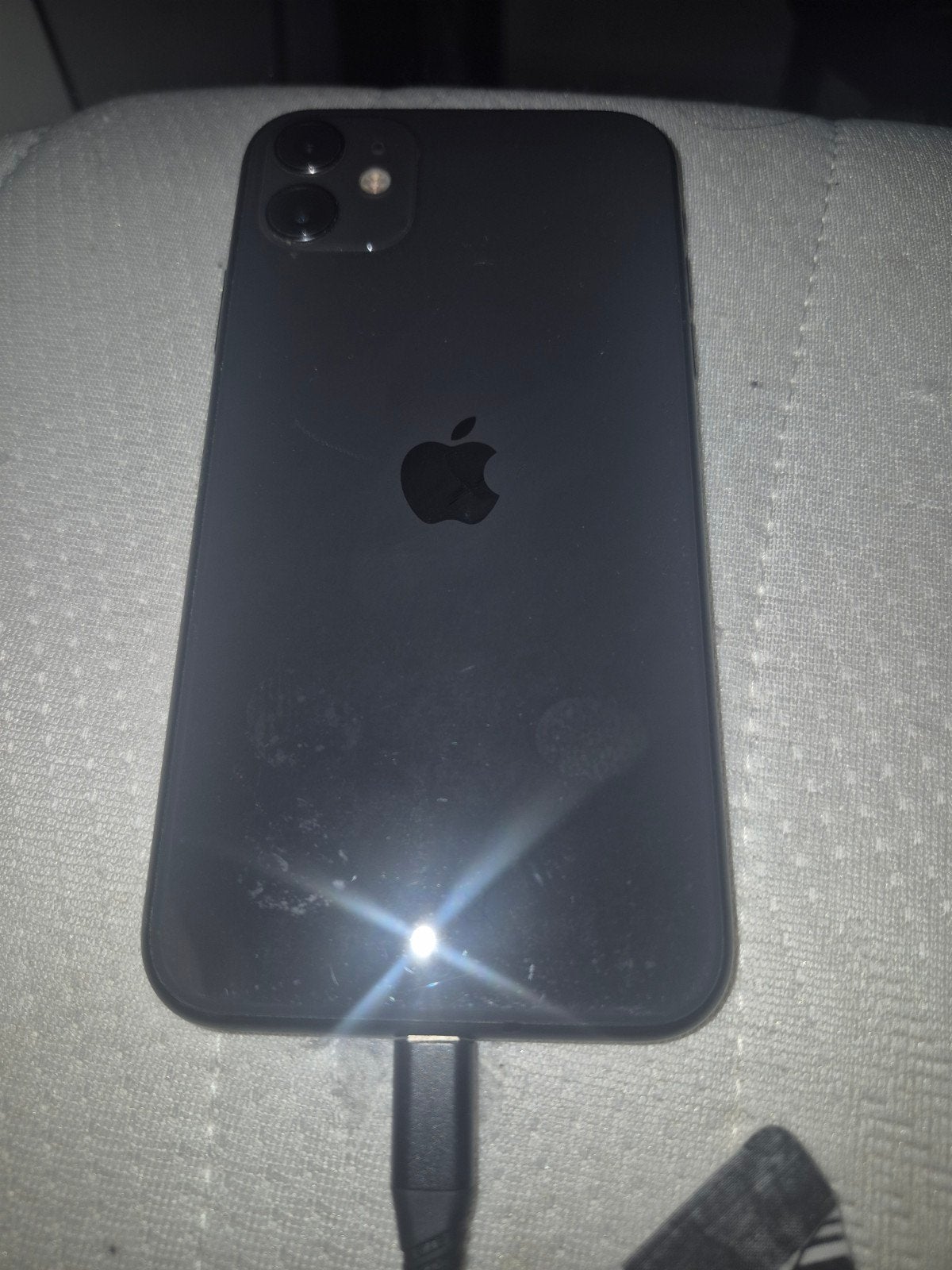 iphone 11 64gb werkt goed  paar krasjes, Télécoms, Téléphonie mobile | Apple iPhone, Enlèvement ou Envoi, Noir, IPhone 11