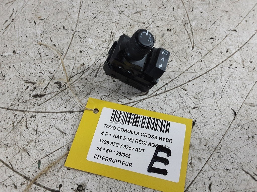 COMMUTATEUR Toyota Corolla Cross (01-2020/-) (0730Q30055652), Kundenbetreuung@toyota.de, Toyota, Utilisé, Toyota-Allee 2
50858  Köln, DE