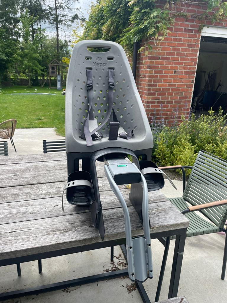 Thule Yepp Maxi fietsstoel - zadelbuisbevestiging, Ophalen, Zo goed als nieuw, Achterzitje