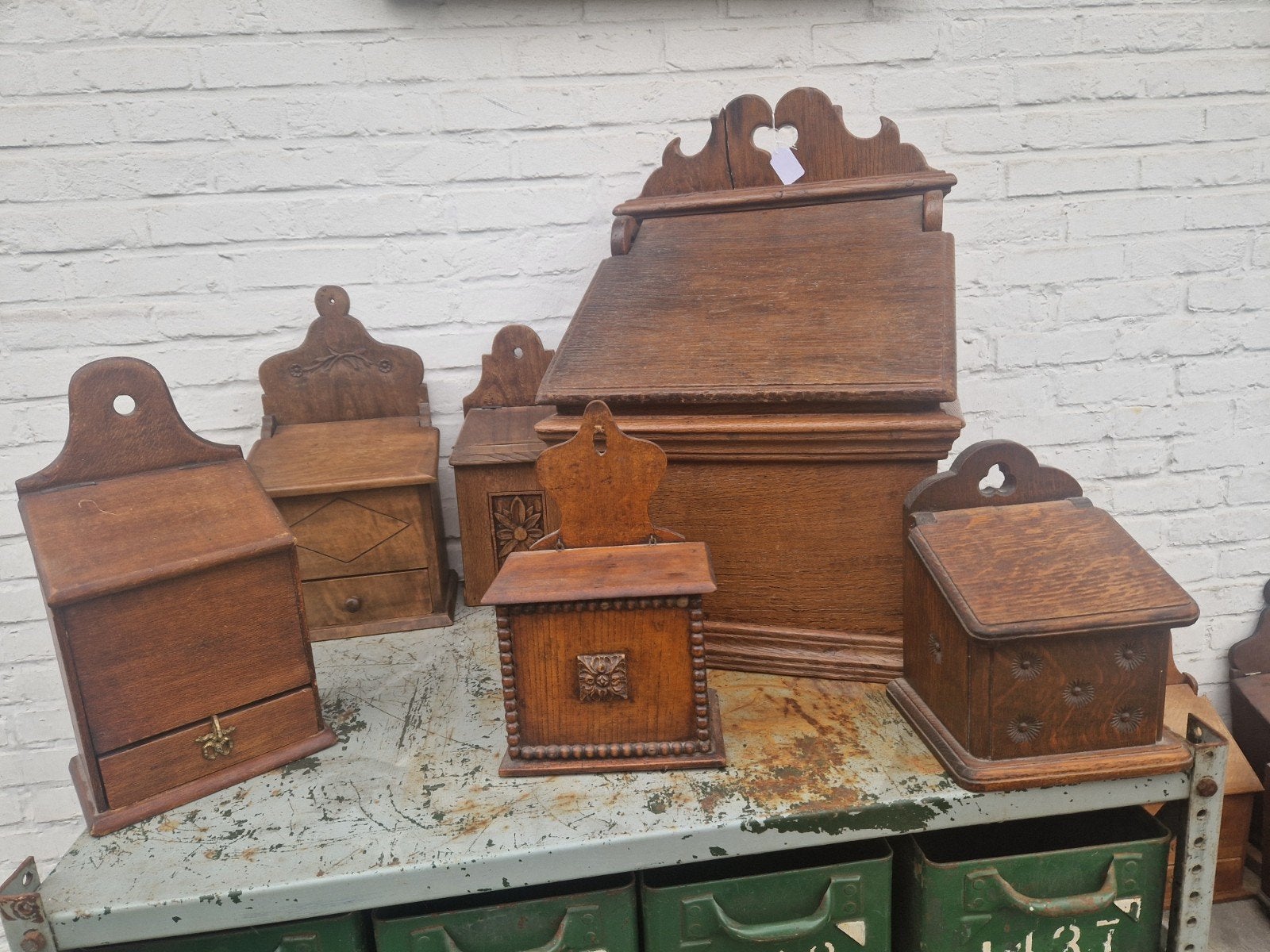 Salière en bois du XIXe siècle €10€20€25€30€35€40€75, Enlèvement