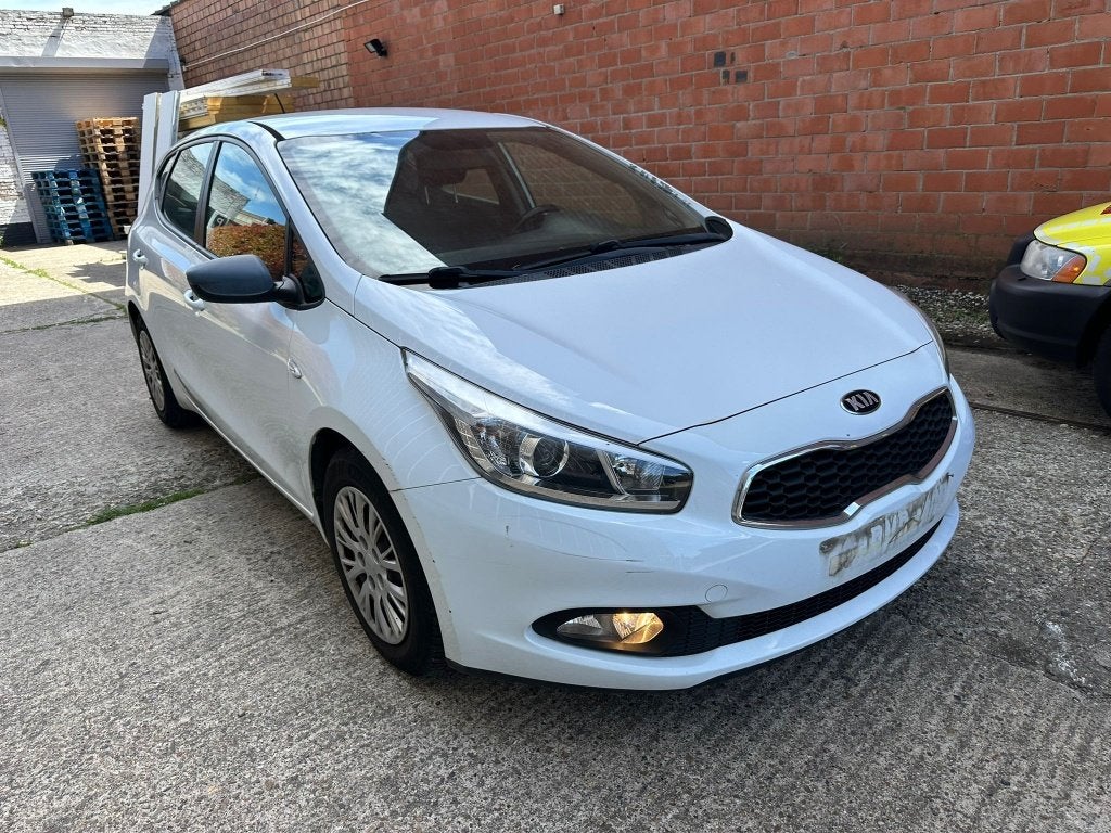 Kia Ceed 1.4Benzine Manual/Airco Euro5 2014, Auto's, Euro 5, Stof, Wit, Particulier