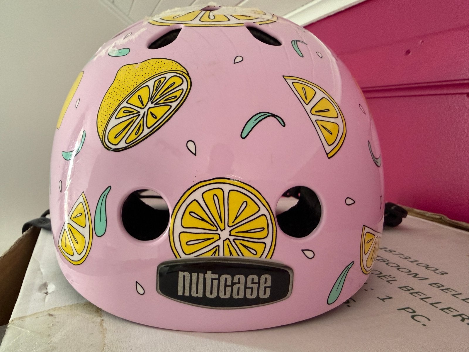 Fietshelm roze nutcase, Vélos & Vélomoteurs, Enlèvement, Comme neuf, Fille