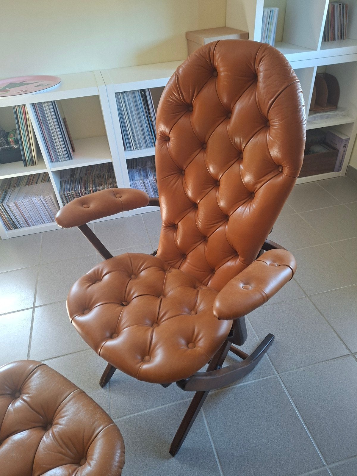 fauteuil coulour cognac, Enlèvement