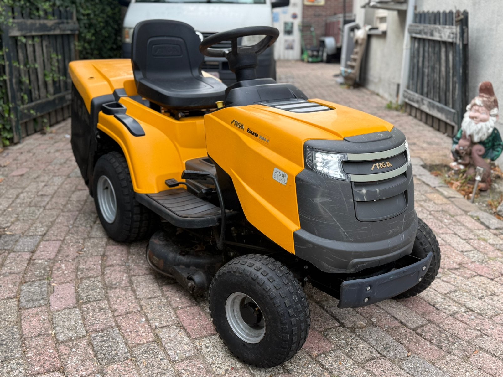 STIGA ESTATE 3084 H – BOUWJAAR 2016 – VOLLEDIG IN ORDE, Tuin en Terras, Zitmaaiers, Ophalen, Zo goed als nieuw, Elektrische starter