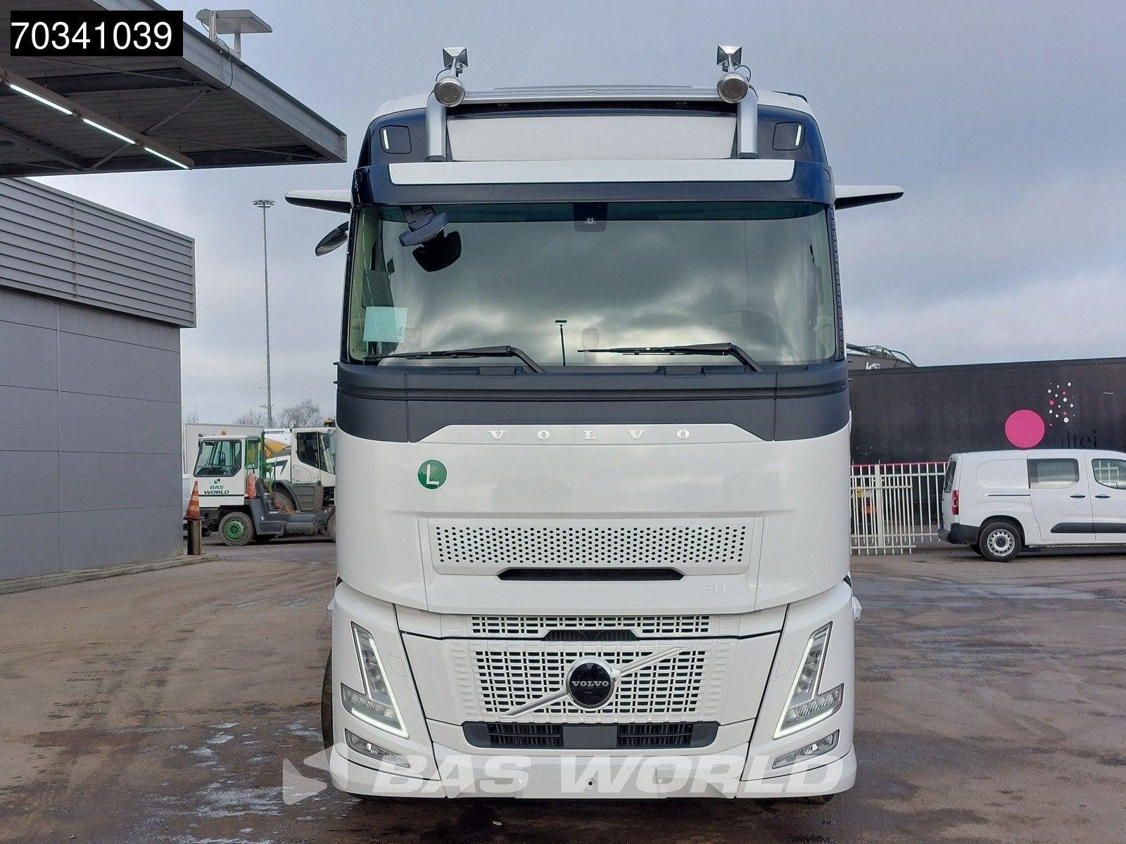 Volvo FH 500 6X2 COMING SOON! Aero HYVA 26-60S Full air Lift, Automaat, Achterwielaandrijving, Euro 6, Wit