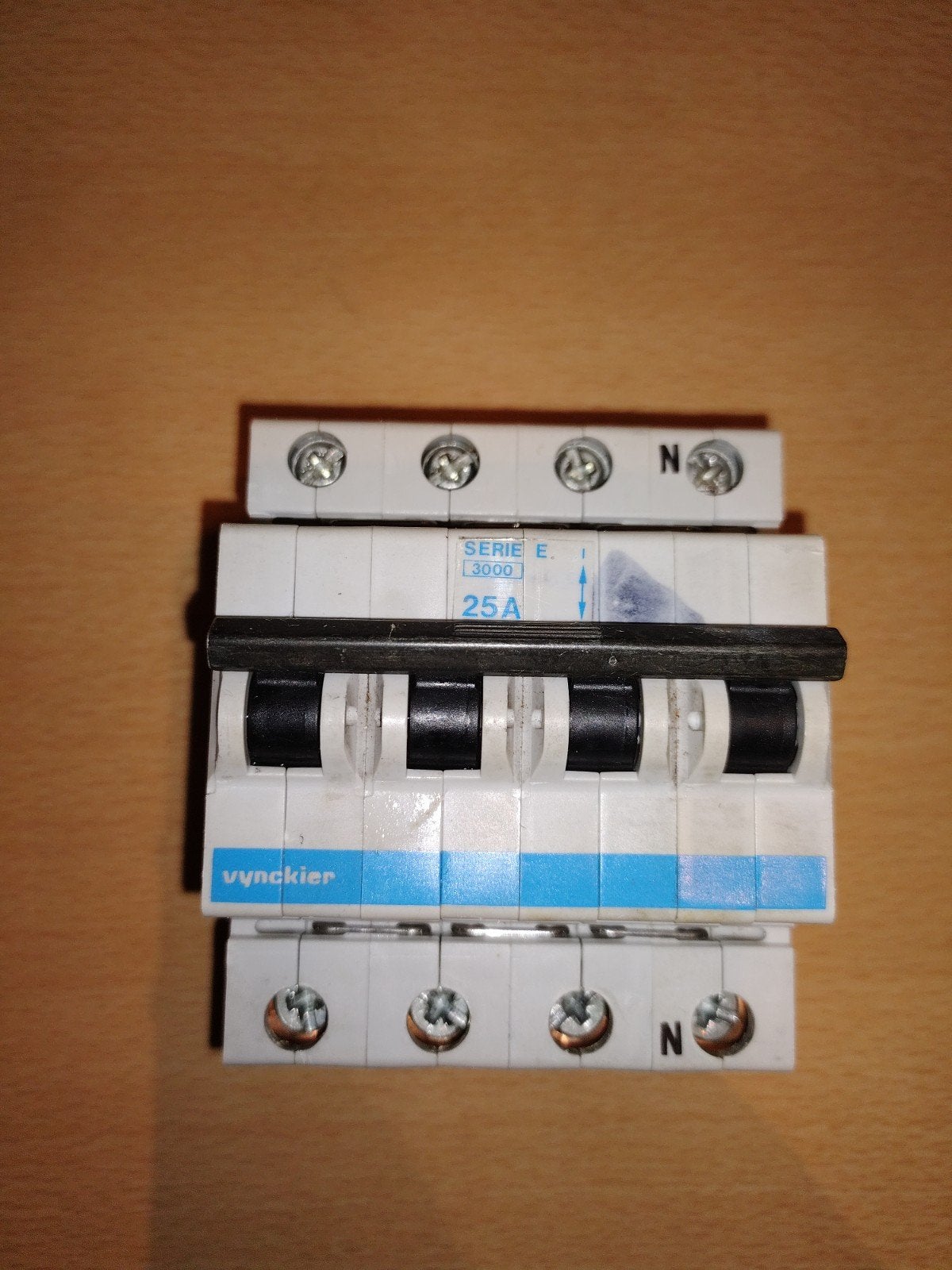 Vynckier 25A 4P automatische Zekering, Ophalen of Verzenden, Gebruikt, Installatieautomaat