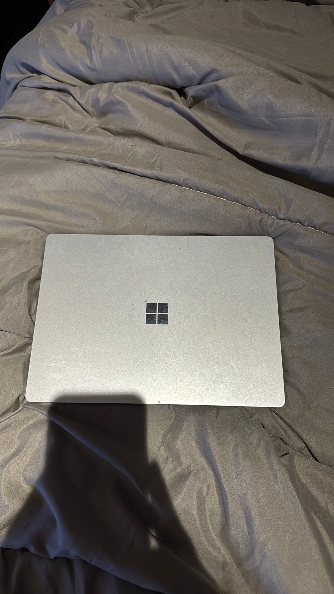 Te koop: Microsoft Surface laptop in zilverkleur., Computers en Software, Ophalen of Verzenden, Zo goed als nieuw