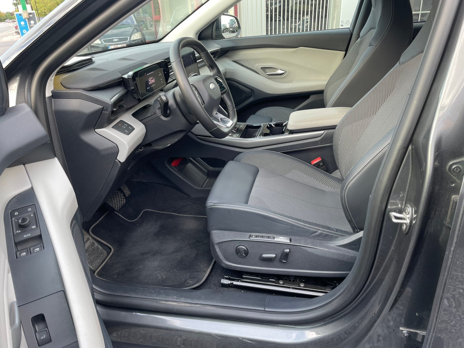 Ford Explorer PREMIUM 79 Kwh, Auto's, Dealer onderhouden, SUV of Terreinwagen, Zilver of Grijs, Te koop