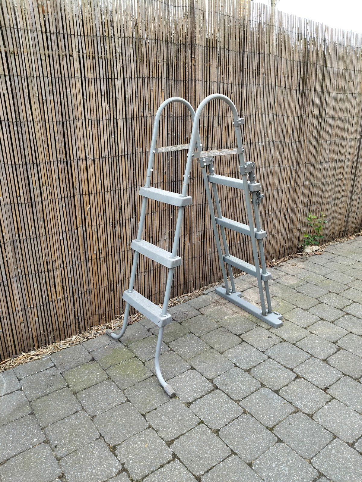 Zwembadladder, Ophalen, Ladder