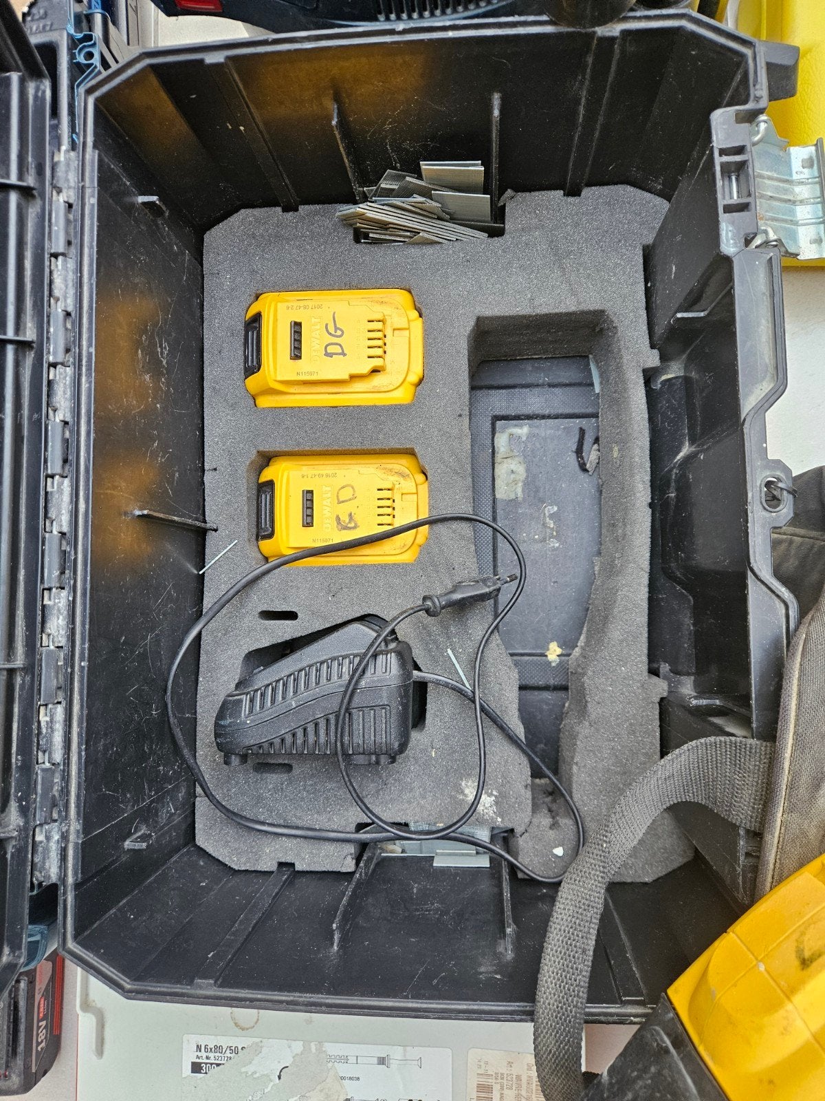 Cloueur sans fil professionnel DeWALT DCN680 18V XR Brushles, Enlèvement